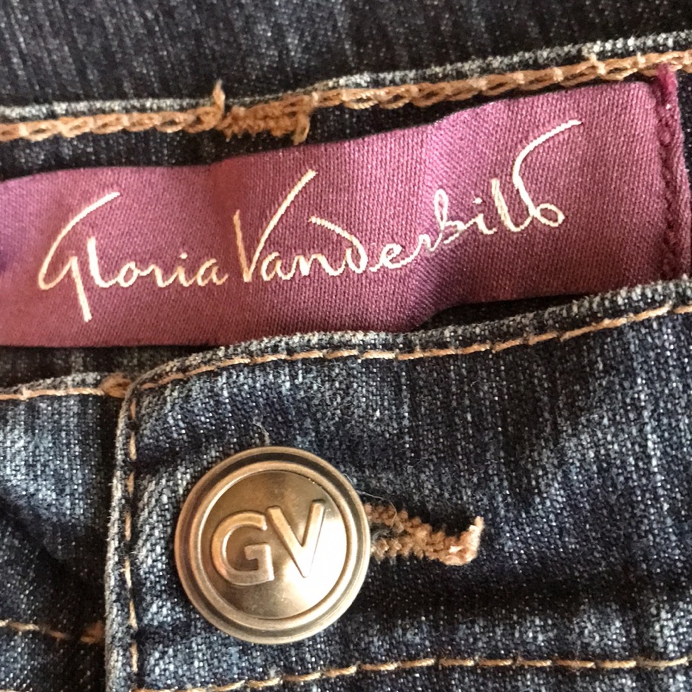 Gloria Vanderbilt “Amanda” Jeans - Picture 5 of 15